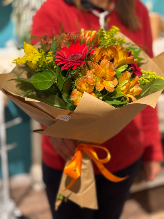 Bouquet Note di Natura alstromerie gerbere e tulipani