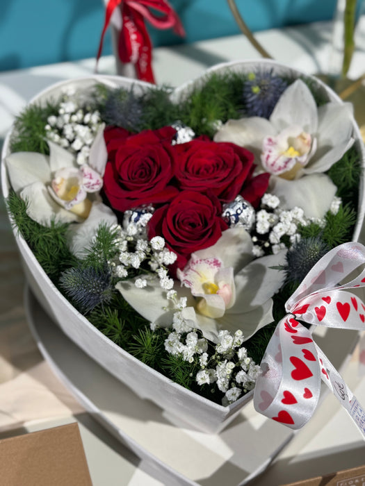 Flower box cuore bianco con fiocco (3 misure)