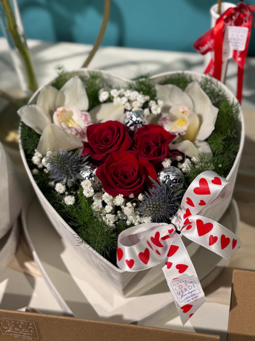 Flower box cuore bianco con fiocco (3 misure)