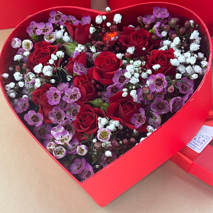 Flower box cuore rosso con fiocco rosso (3 misure)