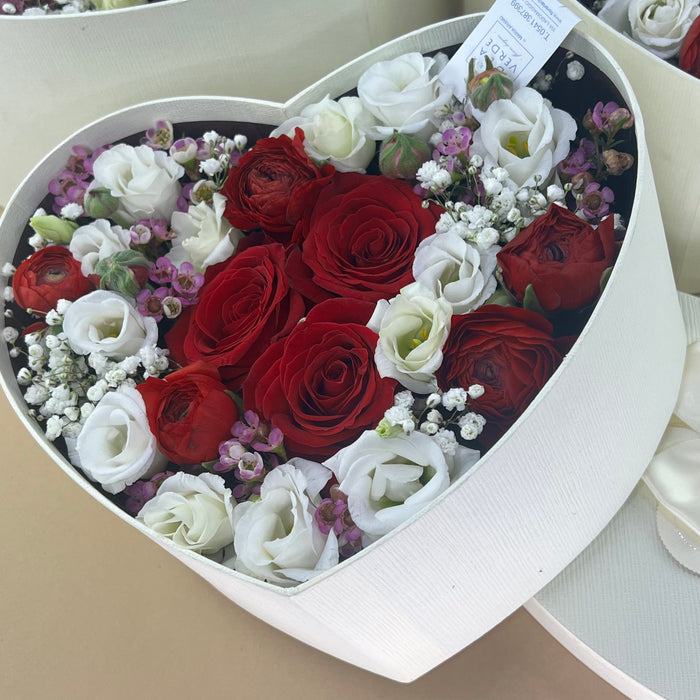 Flower box cuore bianco con fiocco (3 misure)