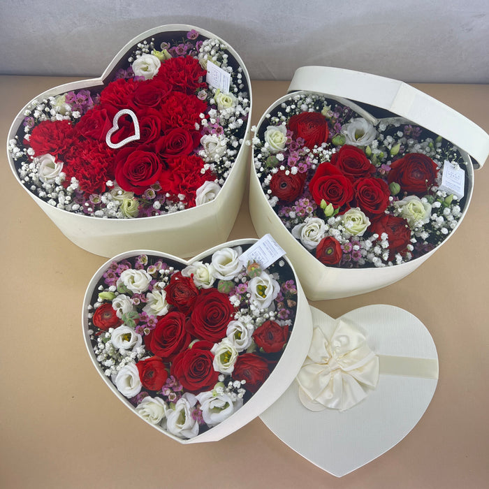 Flower box cuore bianco con fiocco (3 misure)