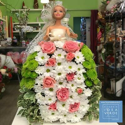 Barbie con fiori da fioreria Rimini