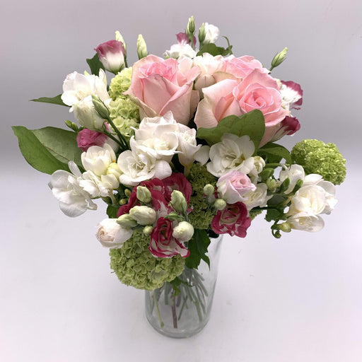 Bouquet Rose Fresie Lisianthus Viburno fiori-rimini