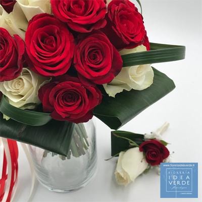 Bouquet Mazzo Rose Rosse e Bianche