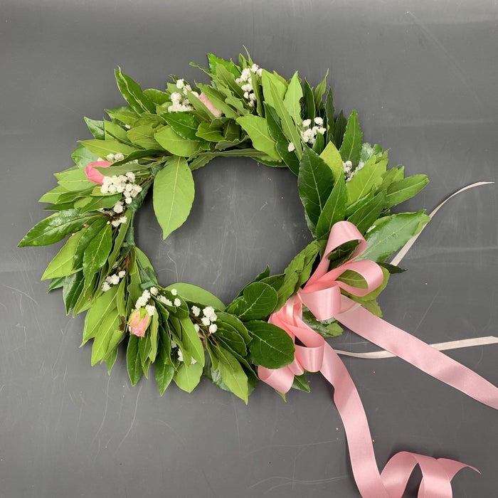 Laurel wreath for graduation with flowers — Fioreria Idea Verde Rimini