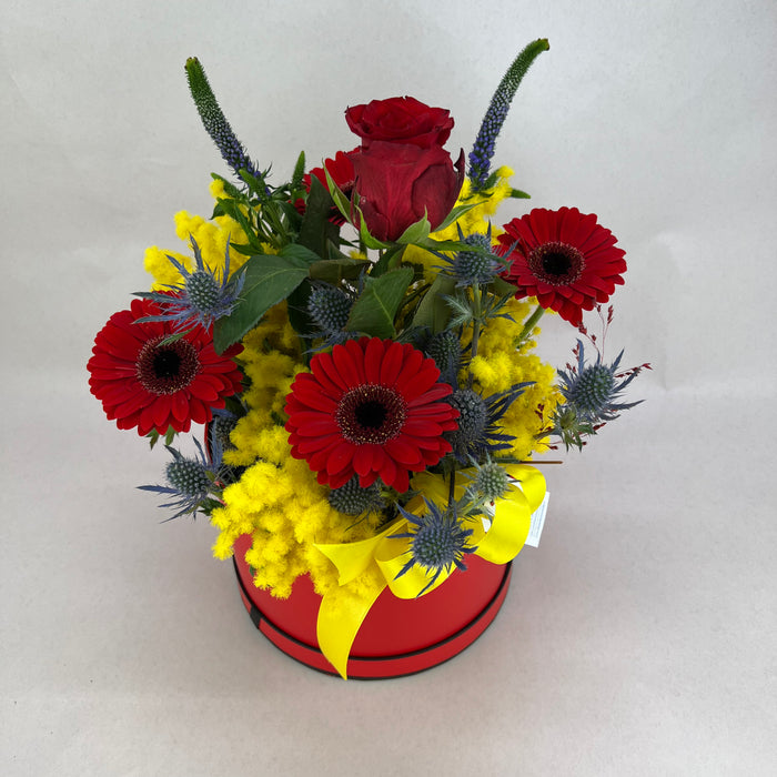 Handbag with mimosa and roses